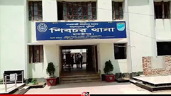 দাওয়াতে যাওয়ার সময় কাভার্ডভ্যান ধাক্কায় চাচি-ভাতিজি নিহত