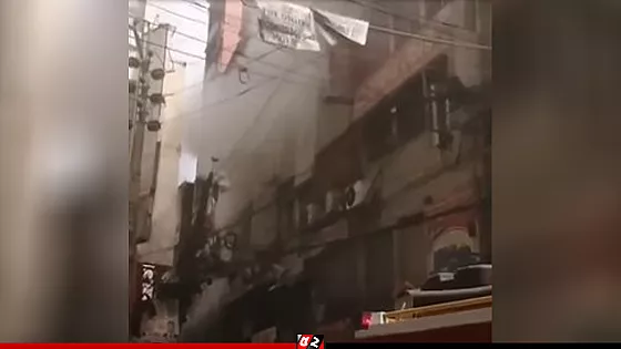 চকবাজরে আশিক টাওয়ারে আগুন, নিয়ন্ত্রণে ৬ ইউনিট