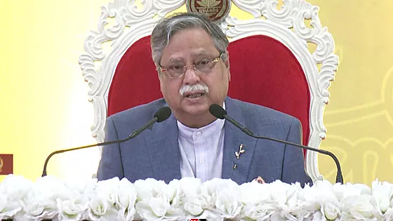 আধুনিক চতুর্মাত্রিক বাহিনী গঠনে সরকার অঙ্গীকারবদ্ধ: রাষ্ট্রপতি