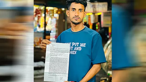 ফিফা সভাপতি ও রেফারির বিরুদ্ধে মামলা করতে থানায় তরুণ 
