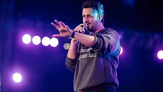 ঢাকায় আতিফ আসলামের সঙ্গে একই মঞ্চে ‘মেঘদল’ ও ‘লেভেল ফাইভ’ 