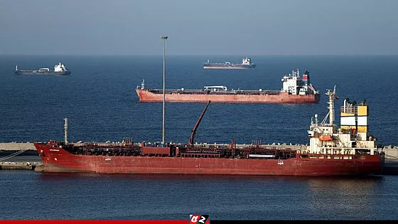 ইরানি হামলার পর হরমুজে নৌযান চলাচল স্থগিতের আহ্বান কাতারের