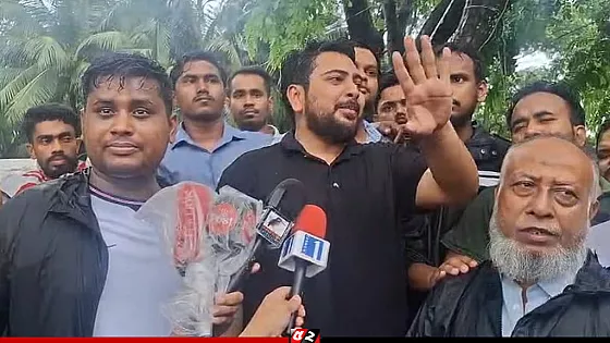 সরকার পারছে না,দোষ দিয়ে লাভ নেই : নাহিদ ইসলাম