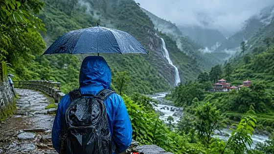 বর্ষায় ভ্রমণ হোক নিরাপদ আনন্দময়