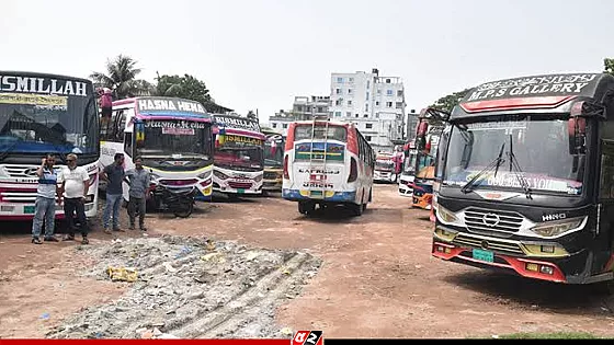 অভ্যন্তরীণ কোন্দলে রাজশাহীতে বাস চলাচল বন্ধ, ভোগান্তিতে যাত্রীরা
