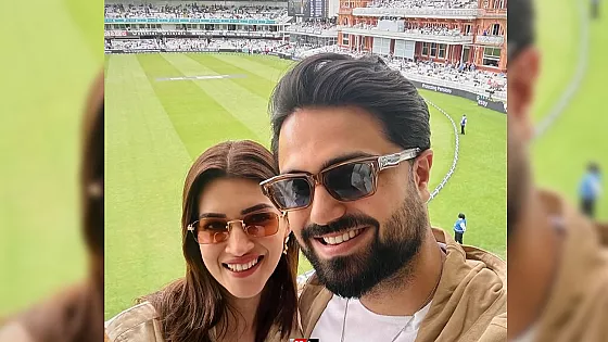 একই ফ্রেমে কৃতি-কবির, ফের চর্চায় প্রেমের গুঞ্জন   
