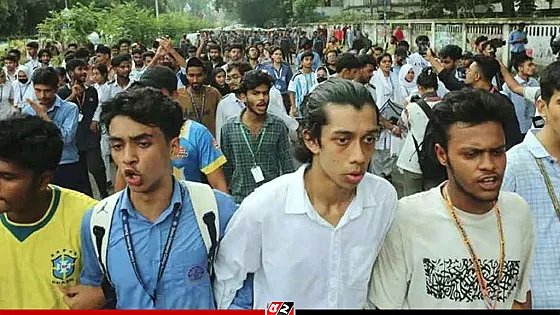 শিক্ষামন্ত্রীর পদত্যাগের দাবি থেকে সরে এলো শিক্ষার্থীরা