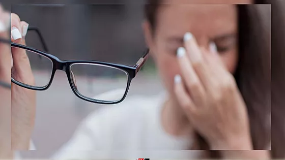 হঠাৎ এক চোখে ঝাপসা দেখছেন? অবহেলায় বাড়তে পারে স্ট্রোকের ঝুঁকি