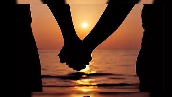 প্রেমিক যমুনায় ঝাঁপ দিতেই কেটে পড়লেন প্রেমিকা 