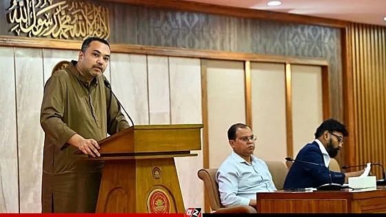 শেখ হাসিনাকে আনতে ভারতের সঙ্গে কাজ করছে সরকার : মাহদী আমিন