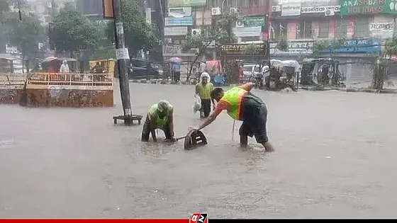 আগামী দুই দিন ৭ বিভাগে অতি ভারী বৃষ্টিপাতের পূর্বাভাস, ঢাকায় জলাবদ্ধতার শঙ্কা