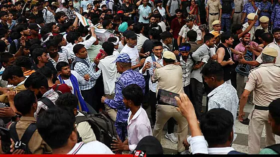 উত্তপ্ত দিল্লি, বন্ধ ইন্টারনেট
