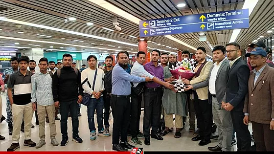 দেশে এলেন হরমুজ প্রণালিতে আটকা ‘বাংলার জয়যাত্রার’ ১৭ নাবিক