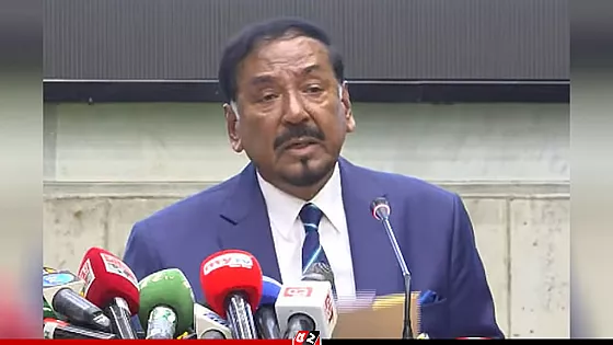 মাফিয়া আমলে নির্বাচিত হলেও জনগণের সরকারের প্রতি সাবেক রাষ্ট্রপতির সমর্থন ছিল