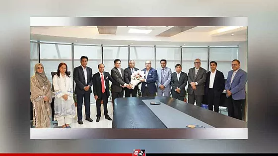 মধুমতি ব্যাংকের পরিচালনা পর্ষদ চেয়ারম্যান সালাউদ্দিন আলমগীর, ভাইস চেয়ারম্যান ইসমাইল হোসেন  