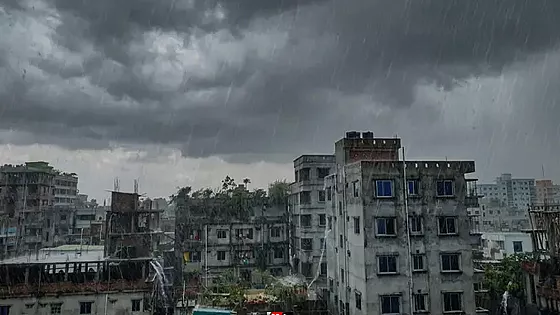 দুপুরের মধ্যে ঢাকাসহ দেশের ৯ অঞ্চলে ঝড়ের আভাস, নদী বন্দরে সতর্ক সংকেত   
