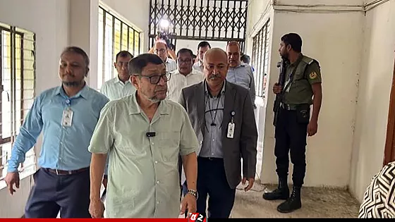 আবারও হাসপাতাল পরিদর্শনে স্বাস্থ্যমন্ত্রী, দুই চিকিৎসককে শোকজ