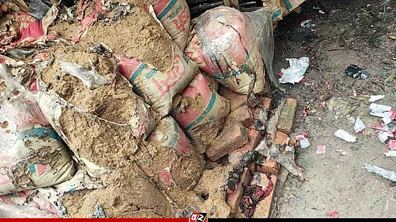 ঘরের পাশে রাখা বালুভর্তি বস্তায় হঠাৎ বিস্ফোরণ, শিশুসহ দগ্ধ ৩