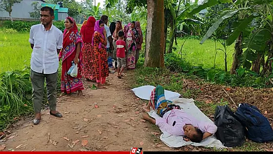 প্রবাসফেরত স্বামীকে রাস্তায় ফেলে গেলেন স্ত্রী
