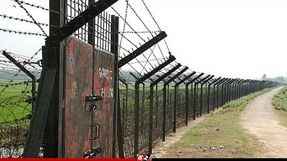 সীমান্তে বিএসএফ এর গুলিতে বাংলাদেশি আহত 