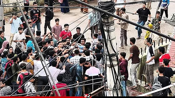জবিতে ছাত্রদল–জকসু–ছাত্রশক্তির মধ্যে মারামারি