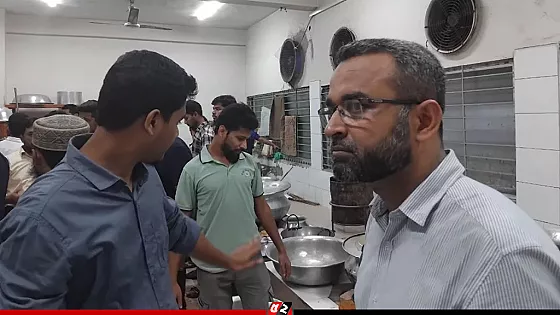 হাসপাতালের রান্নাঘরে অবরুদ্ধ জবি শিক্ষক