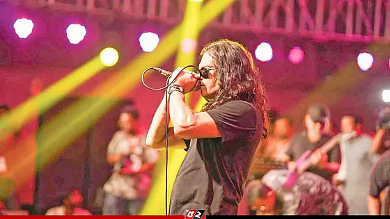কনসার্টে হাসানের মুখে পানির বোতল নিক্ষেপ: সংগীতাঙ্গনে তীব্র নিন্দার ঝড়