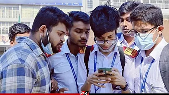 ১৮ লাখ এসএসসি পরীক্ষার্থীর অপেক্ষা শেষ হচ্ছে সোমবার 