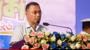 পেশাগত দায়িত্ব পালনে রাজনীতি যেন বাধা না হয়: প্রধানমন্ত্রী