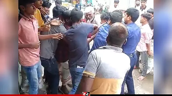 পুলিশের হাত থেকে যুবলীগ নেতাকে ছিনিয়ে নিলো নেতাকর্মীরা