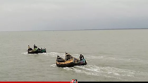 আবারও  ট্রলারসহ ৩ জেলেকে ধরে নিয়ে গেল আরাকান আর্মি
