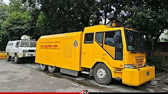 ধানমন্ডি ৩২ নম্বরে বাড়ানো হয়েছে নিরাপত্তা, মোতায়েন অতিরিক্ত বাহিনী
