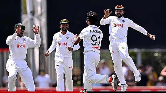 ঐতিহাসিক  মুহূর্তের দ্বারপ্রান্তে দাঁড়িয়ে বাংলাদেশ