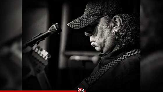 রুপালি গিটারে আজও অমলিন কিংবদন্তি আইয়ুব বাচ্চু