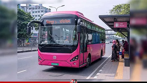 চালুর প্রথম দিনই বলাকার ধাক্কায় নারীদের পিংক বাস