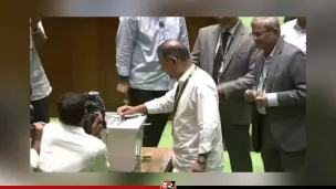 রাষ্ট্রপতি নির্বাচনে ভোট দিলেন প্রধানমন্ত্রী, স্পিকার ও বিরোধীদলীয় নেতা