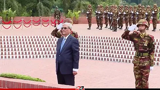 স্মৃতিসৌধে রাষ্ট্রপতির শ্রদ্ধা  