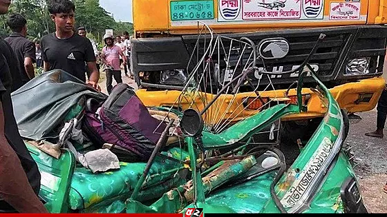  ট্রাক-সিএনজি মুখোমুখি সংঘর্ষ, নিহত ৪   
