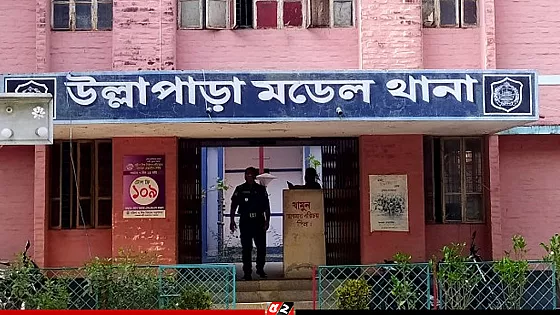 স্কুল যাওয়ার পথে ট্রাকচাপায় প্রাণ গেল শিক্ষকের