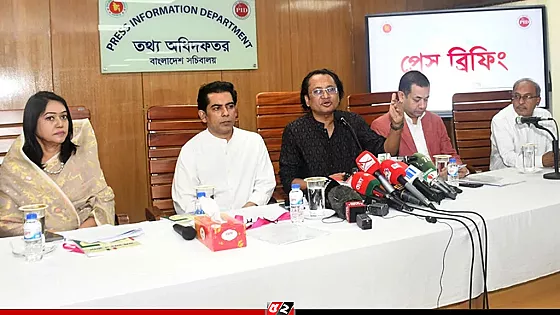 দেশে সারের সংকট নেই, পর্যাপ্ত মজুত আছে: তথ্য উপদেষ্টা