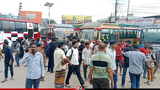 বরিশাল থেকে অনির্দিষ্টকালের জন্য বাস চলাচল বন্ধ