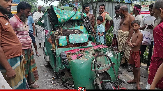 দাঁড়িয়ে থাকা ট্রাকে সিএনজির ধাক্কা, নিহত ২
