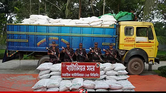 ভারতে পাচারের সময় ২৪ টন সার জব্দ করেছে বিজিবি