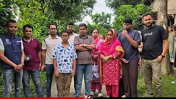 আত্মগোপনে থাকা স্বর্ণ ব্যবসায়ী স্ব-পরিবারে উদ্ধার   