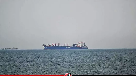 অবরোধের মধ্যেও তেল বিক্রি করে ৭৫০ কোটি ডলার আয় ইরানের