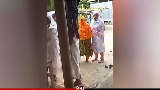 আবার বিয়ের দাবীতে প্রাক্তন স্বামীর বাড়িতে  অবস্থান তালাক প্রাপ্ত স্ত্রীর  