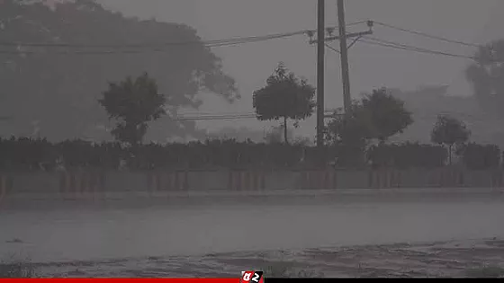রাত ১টার মধ্যে ৬ অঞ্চলে ঝড়ো হাওয়াসহ বজ্রবৃষ্টির শঙ্কা