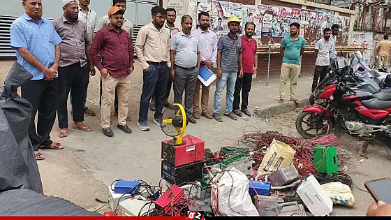 শিক্ষা প্রতিমন্ত্রীর নির্দেশে ব্যাটারিচালিত অটোরিকশার বিরুদ্ধে অভিযান