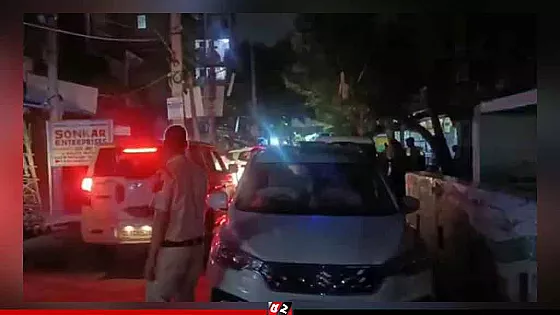 প্রেমিকাকে কুপিয়ে হত্যা করে বিষপান প্রেমিকের