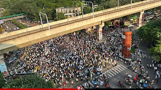 নোয়াখালী বিভাগের দাবিতে শাহবাগ অবরোধ